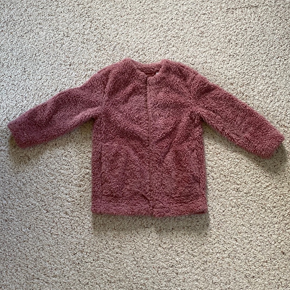 Uniqlo girl fuzzy jacket